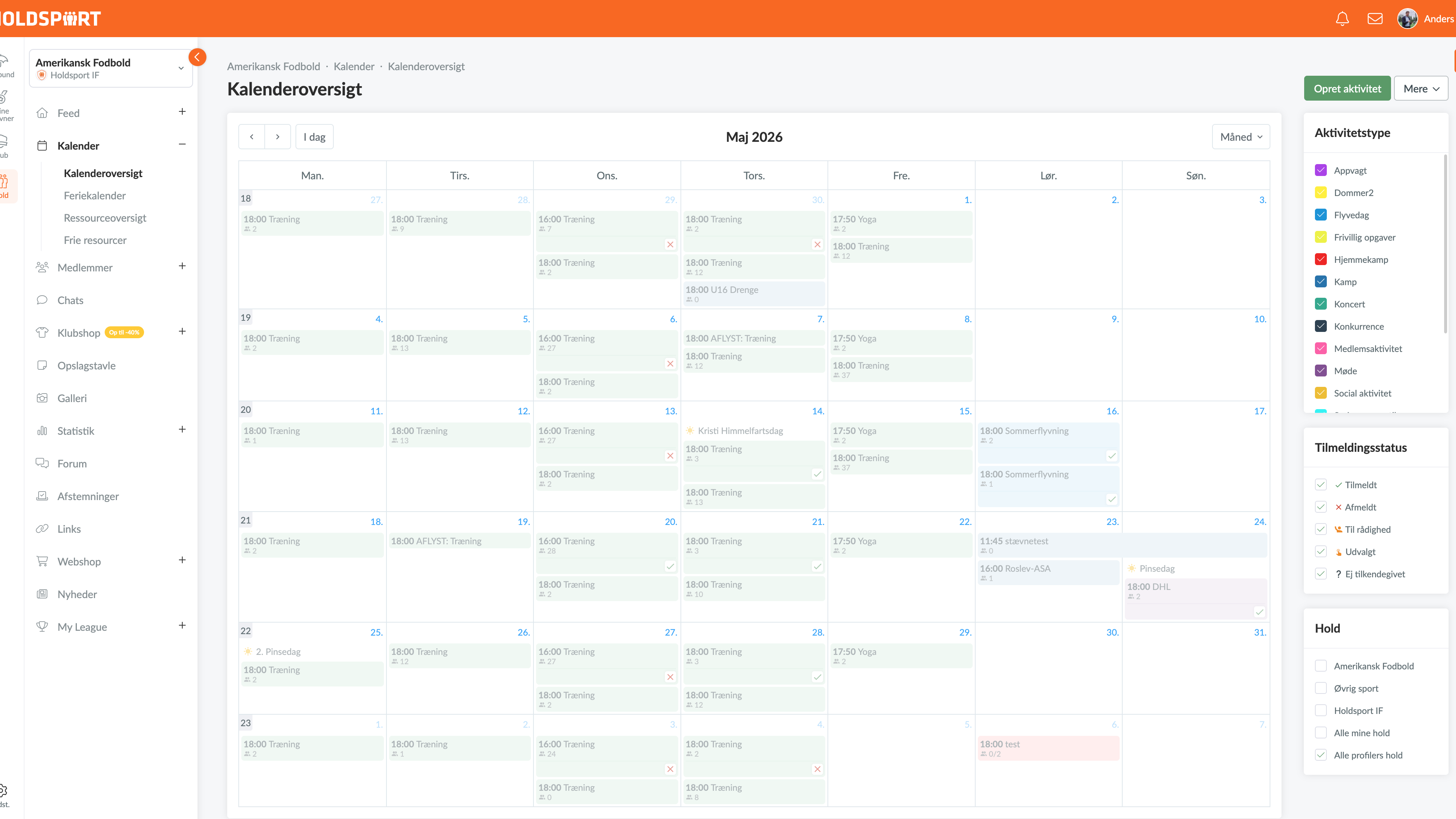 Holdsport klubkalender i webadministrationen – månedsoversigt med aktiviteter